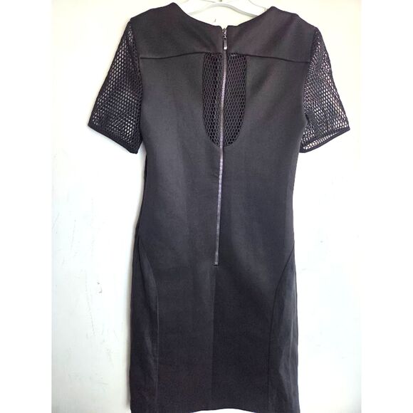 NWOT YAS Day Women Black Mesh Detail Sleeves Straight Cocktail Dress size Medium - Picture 3 of 8